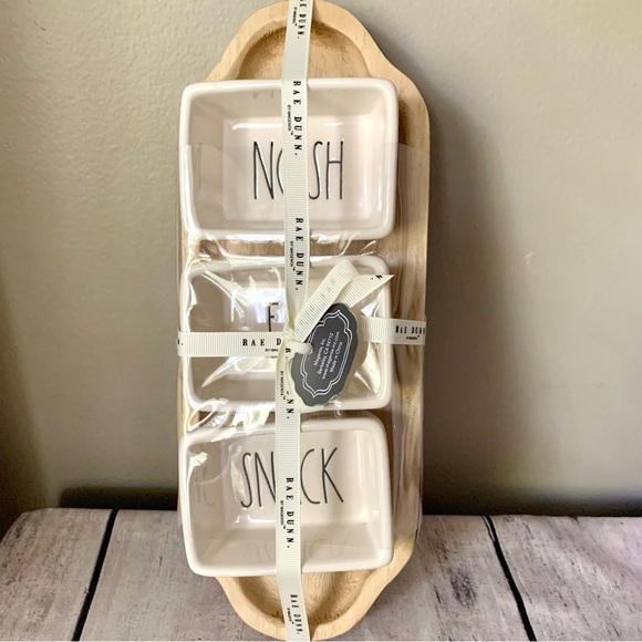 New Rae Dunn Tray with 3 inserts NOSH,EAT,SNACK - Picture 4 of 5